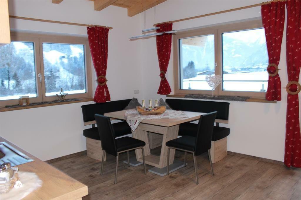 Alpinjuwel In Hippach Apartment ภายนอก รูปภาพ